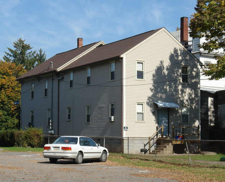 412 W Main St in Bloomsburg, PA - Building Photo