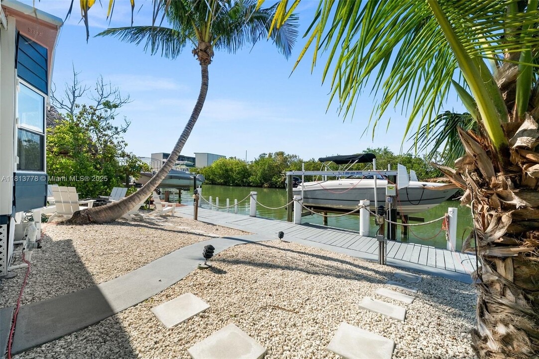 648 E Palm Ave in Marco Island, FL - Building Photo