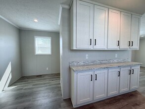 52780 S Zacharias Ct in Chesterfield, MI - Foto de edificio - Building Photo