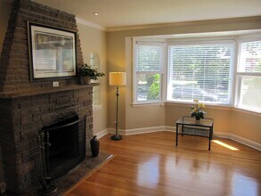 1646 N Mobile Ave in Chicago, IL - Building Photo - Building Photo