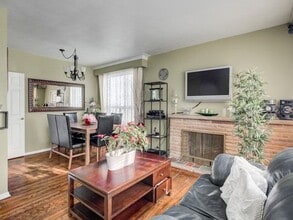 2 Stratton Ave in Toronto, ON - Building Photo - Building Photo
