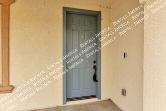 11042 E Lone Pine Pl in Tucson, AZ - Building Photo - Building Photo