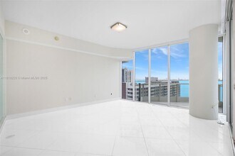 2020 N Bayshore Dr, Unit 1602 in Miami, FL - Building Photo - Building Photo