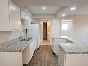 1924 Upland Dr in Houston, TX - Building Photo - Building Photo