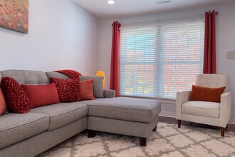 445 Short Hills Dr in Charlotte, NC - Foto de edificio - Building Photo