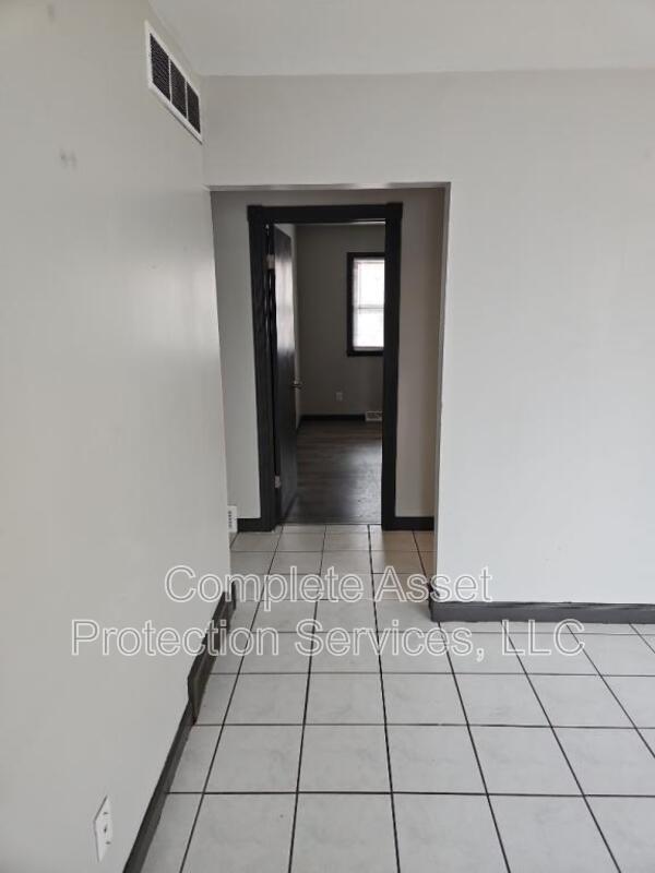 3707 S Liverpool Rd in Hobart, IN - Building Photo - Building Photo