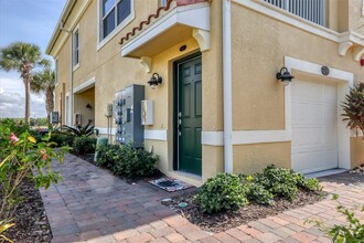 228 Explorer Dr in Osprey, FL - Building Photo - Building Photo