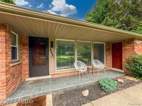 4096 Chestnut Hill Dr in Troy, MI - Building Photo - Building Photo