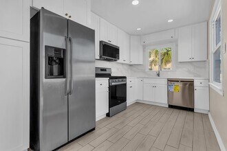 16865 Bayview Dr in Huntington Beach, CA - Building Photo - Building Photo