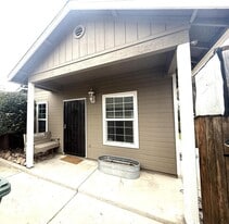 61 Lambuth Ave in Oakdale, CA - Building Photo
