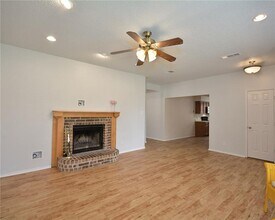 212 N Flaxseed Ln in Fort Worth, TX - Building Photo - Building Photo