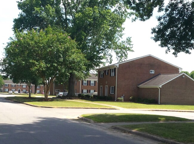 Walker Landing in Elizabeth City, NC - Building Photo - Building Photo