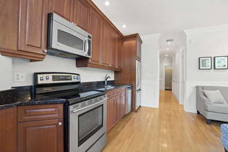 244 Beacon St, Unit 1B in Boston, MA - Building Photo - Building Photo