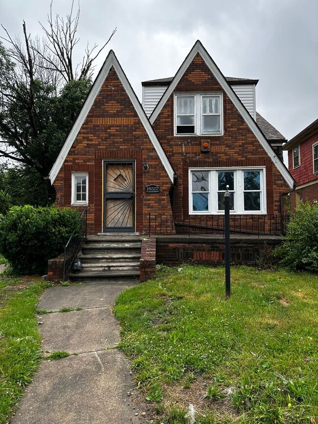 property at 18557 Wexford St