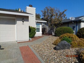 110 Vail Ct in Vacaville, CA - Building Photo