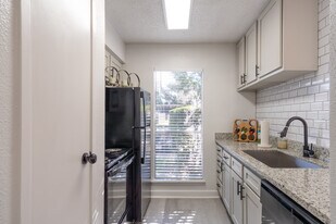 Skylar Pointe Apartments and Townhomes