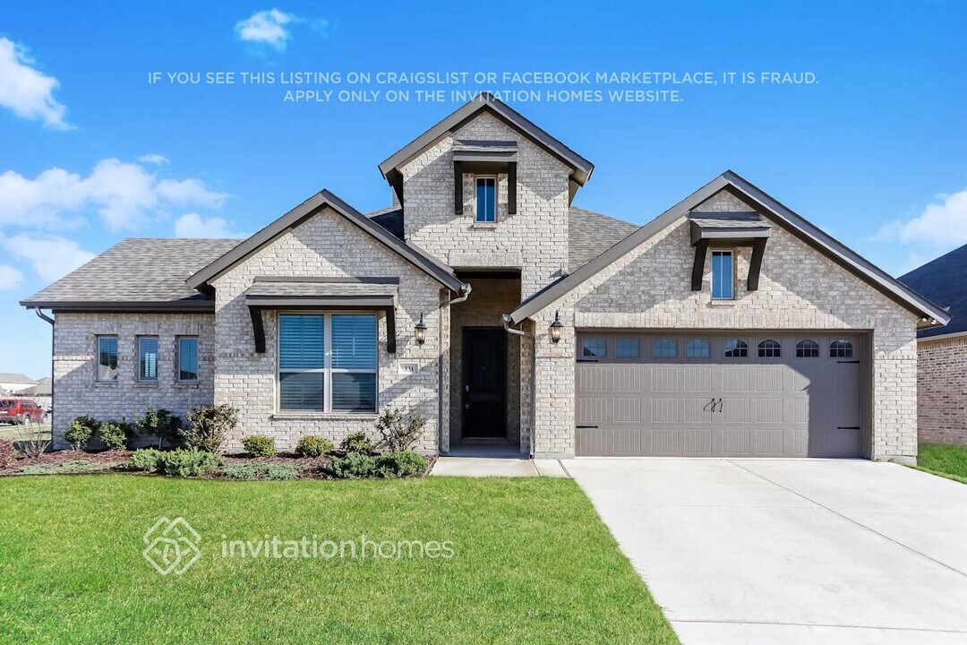 331 Windsor St in Waxahachie, TX - Building Photo