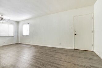 422 Hill St in Santa  Monica in Santa Monica, CA - Building Photo - Interior Photo