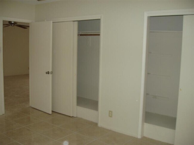 412 NE 4th St in Pompano Beach, FL - Foto de edificio - Building Photo
