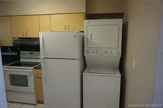 2496 SW 17th Ave-Unit -5310 in Miami, FL - Building Photo - Building Photo