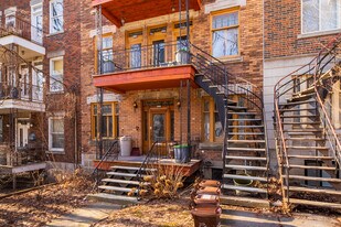 2560-2568 Sheppard St in Montréal, QC - Building Photo