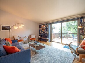 4617 Finley Dr in Austin, TX - Foto de edificio - Building Photo