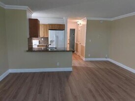 2501 Riverside Dr in Coral Springs, FL - Building Photo