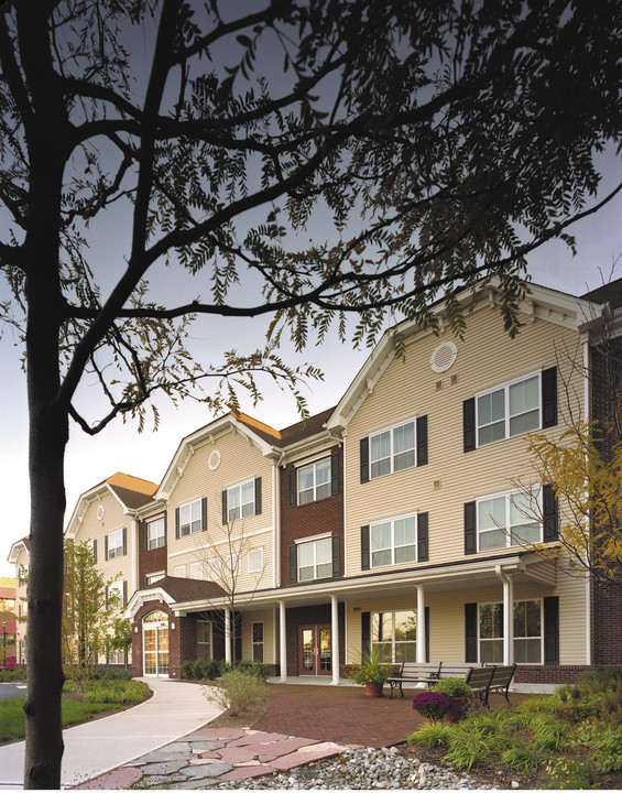 Herman E. Knapp Sr. Residences in Flemington, NJ - Building Photo