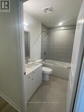 3270 Sheppard Ave E in Toronto, ON - Building Photo - Building Photo