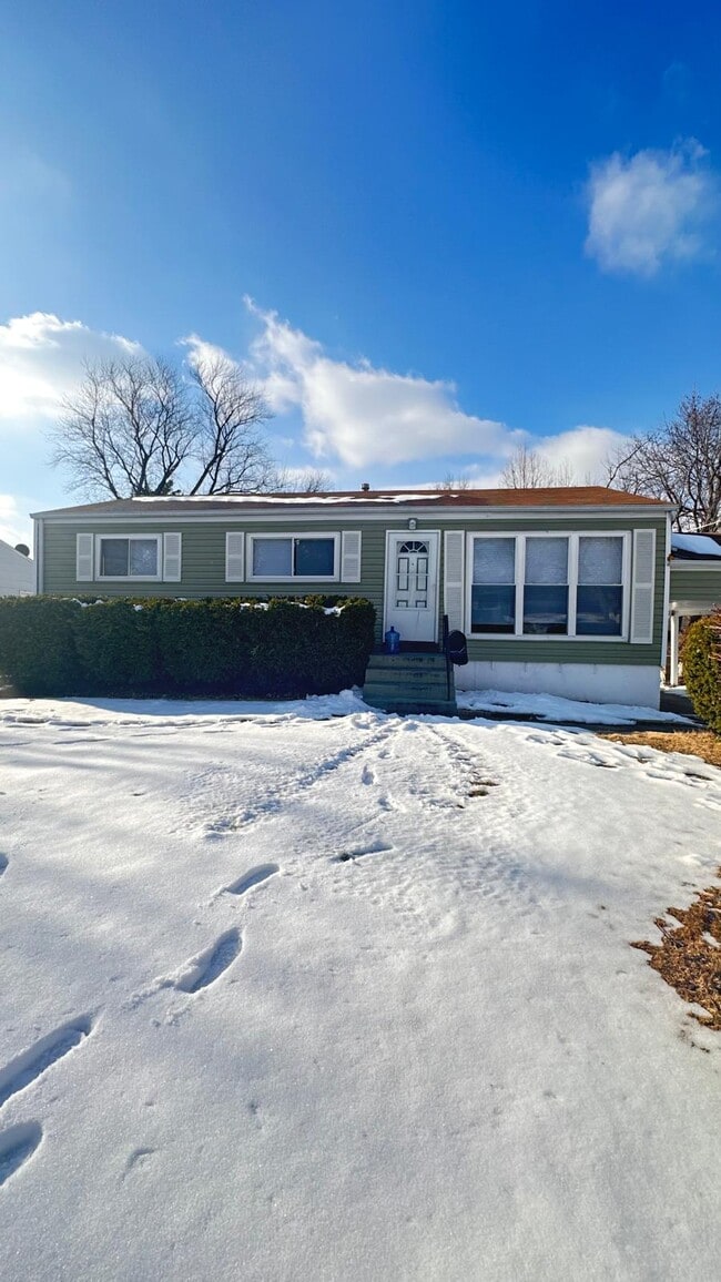 property at 3437 Elmhurst Dr