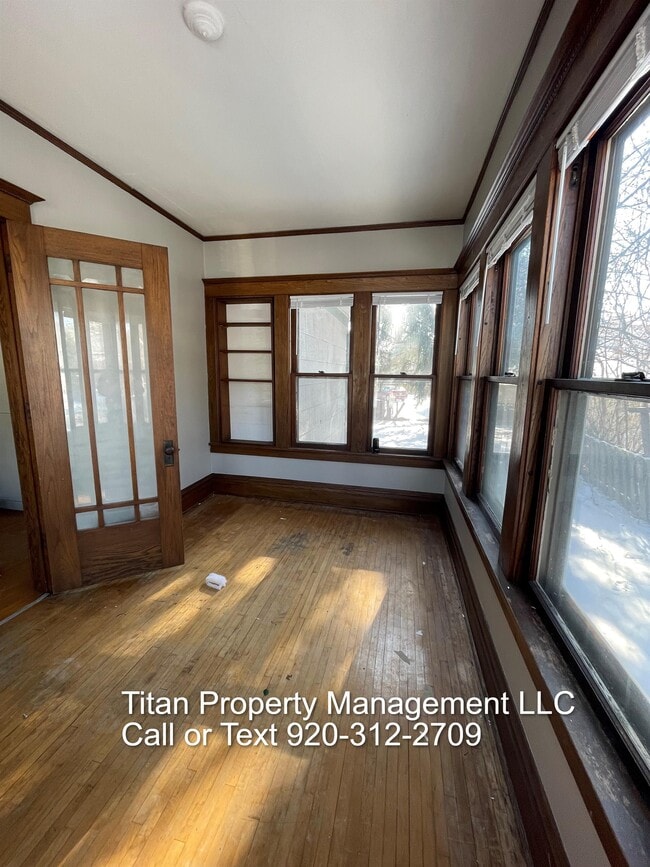 855 Vine Ave in Oshkosh, WI - Building Photo - Building Photo