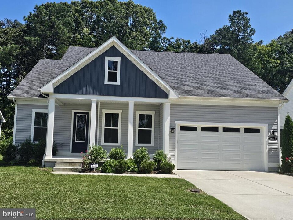18583 Emerson Way in Georgetown, DE - Foto de edificio