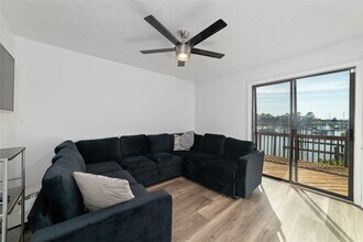 717 Davis Rd in League City, TX - Building Photo - Building Photo