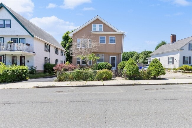241 Beech St, Unit 2 in Boston, MA - Building Photo - Building Photo
