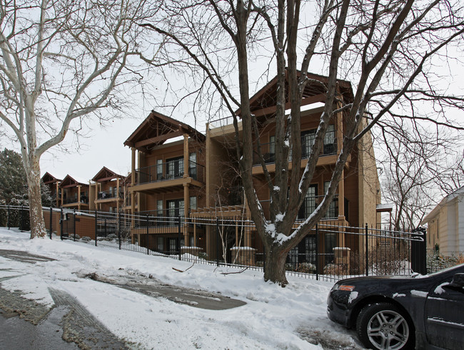 Plaza Hill Apartments in Kansas City, MO - Building Photo - Building Photo