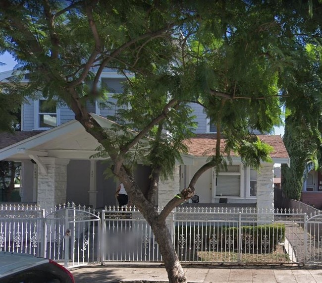 2646 Orchard Ave, Unit 2648 in Los Angeles, CA - Foto de edificio - Building Photo