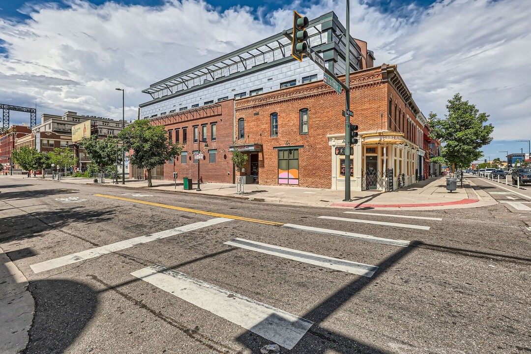 2101 Larimer St in Denver, CO - Building Photo