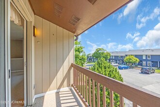 12 Hilltop Terrace in Highlands, NJ - Building Photo - Building Photo
