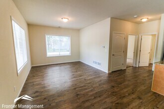 931-931 Fremont St in Manhattan, KS - Building Photo - Building Photo