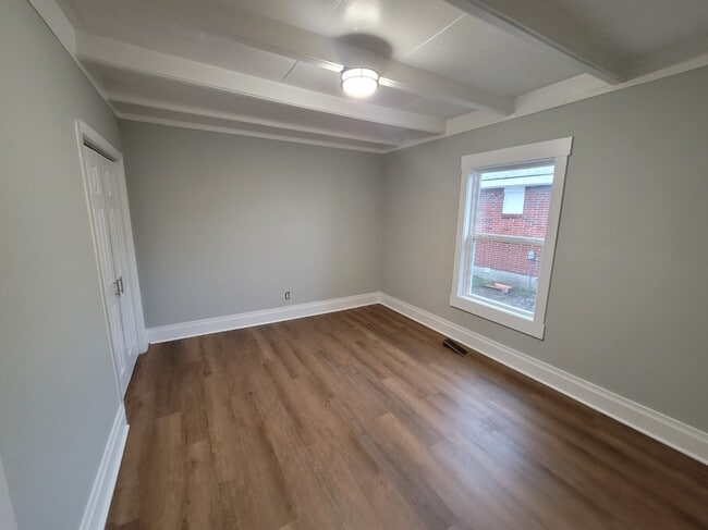 property at 1427 Ivy St
