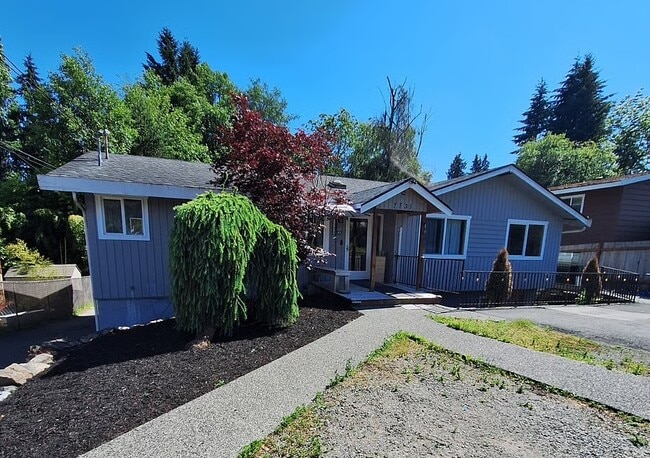 3332 Larch Way, Unit Studio