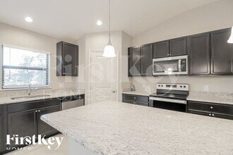 446 Rayford St in Lehigh Acres, FL - Foto de edificio - Building Photo