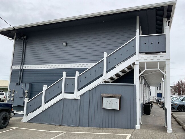 118 N Liberty St in Port Angeles, WA - Building Photo - Building Photo