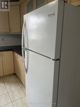 916 Bloor St W in Toronto, ON - Building Photo - Building Photo