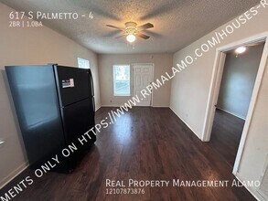 617 S Palmetto St in San Antonio, TX - Building Photo - Building Photo