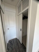 2880 NE 203rd St in Aventura, FL - Building Photo - Building Photo