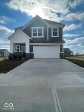 6865 Orchard Run Cir in Whitestown, IN - Building Photo - Building Photo