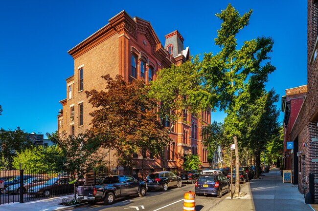 Cobble Heights Cooperative in Brooklyn, NY - Building Photo - Building Photo