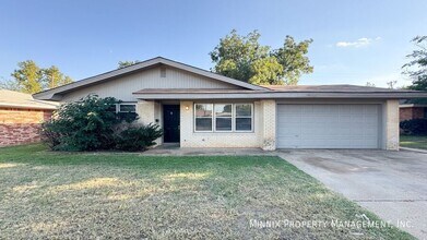 4905 10th St in Lubbock, TX - Building Photo - Building Photo