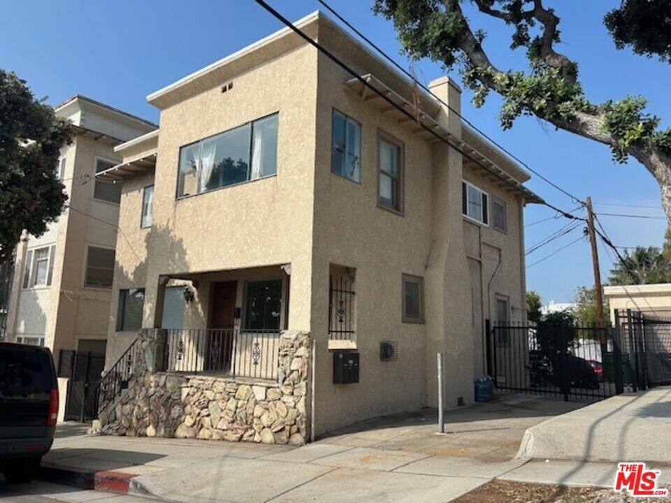 237 Marine St in Santa Monica, CA - Building Photo